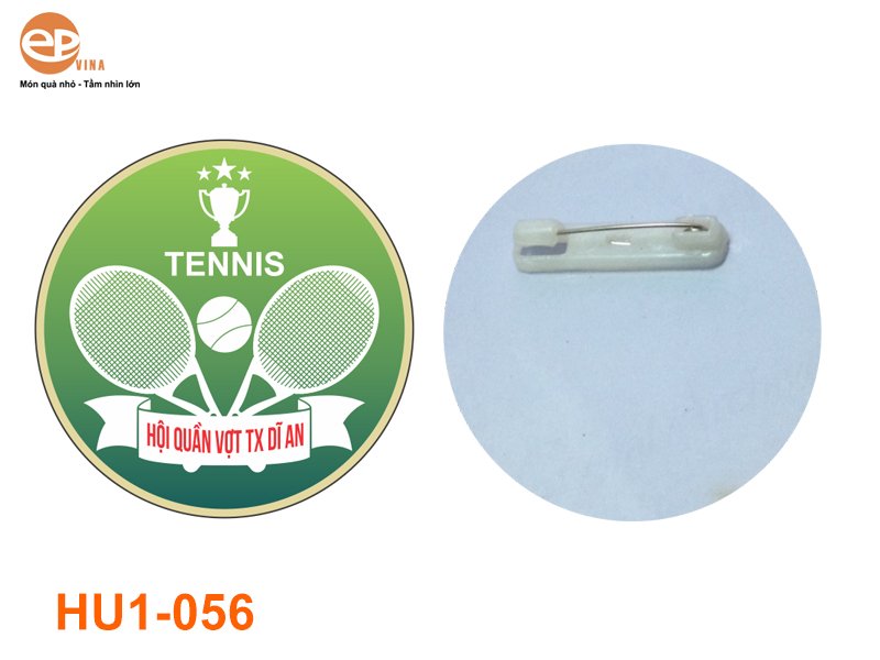 Huy hiệu mica tròn in logo hội Tennis 056